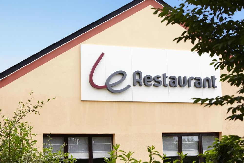 圣布里厄朗格康铂酒店 外观 照片