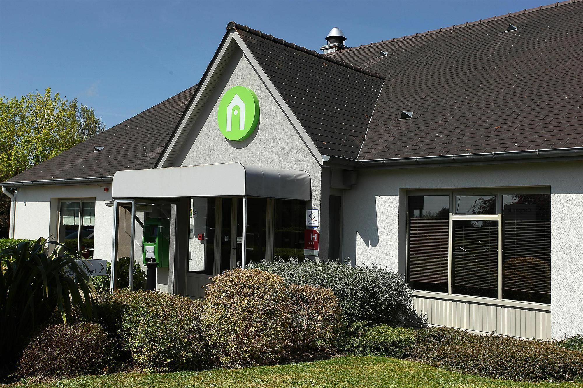圣布里厄朗格康铂酒店 外观 照片